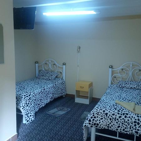 Hostal La Realeza Потосі Екстер'єр фото