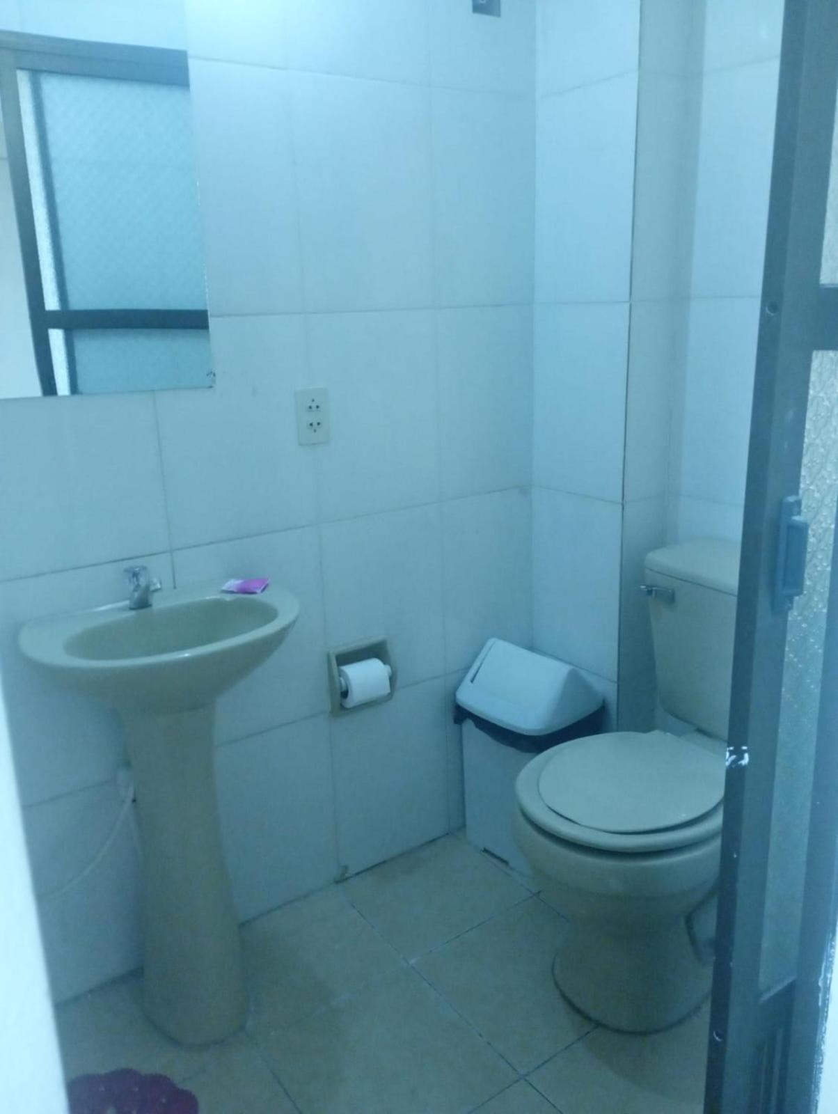 Hostal La Realeza Потосі Екстер'єр фото